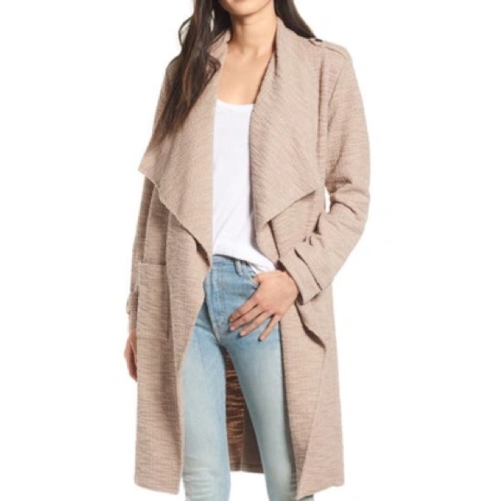 NWOT BB Dakota Women’s Revolution Drapey Boucle Trench